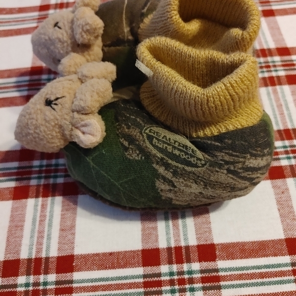 Realtree Baby slippers - Picture 2 of 3